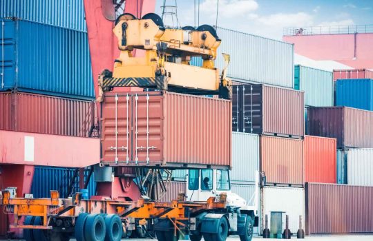 פריקת והובלת מכולות2